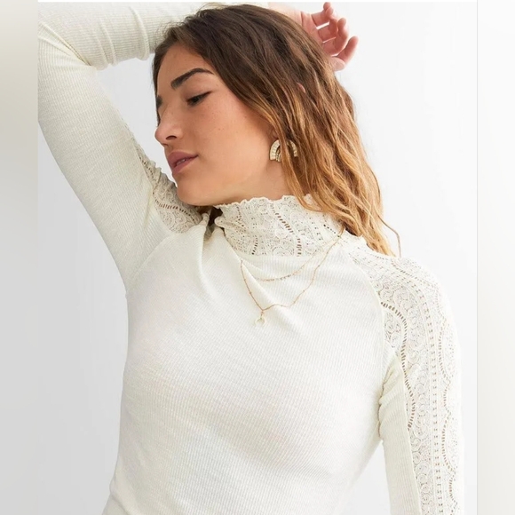 Free People Cream Lace Sleeve Blouse - Picture 3 of 12